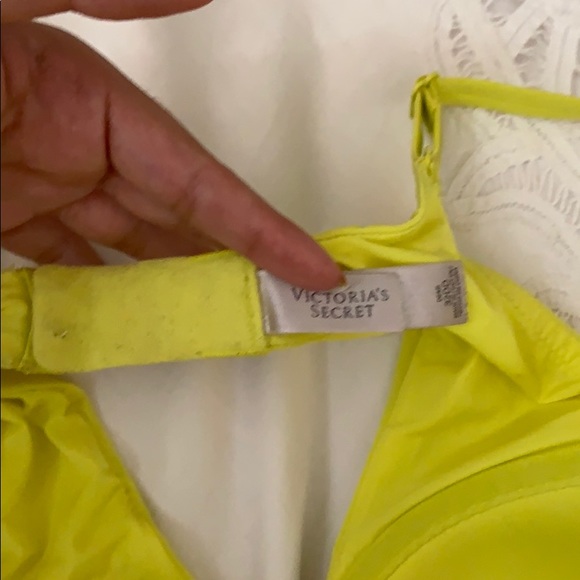 🛍 3/$10 Victoria’s Secret Yellow Bra - Picture 4 of 4